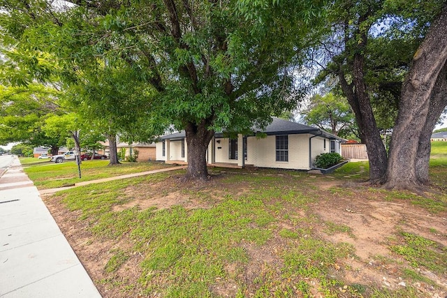 6509 S Hulen St, Fort Worth, TX 76133 - ranch-style home with brick siding