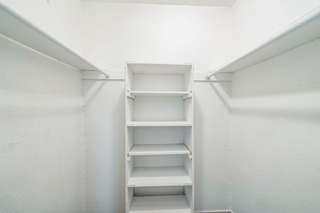 715 San Juan Dr, Duncanville, TX 75116 - view of walk in closet