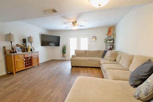 832 N 62nd St, Waco, TX 76710 - living area featuring ceiling fan, light wood-style flooring, and baseboards