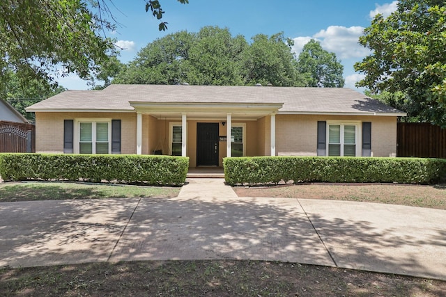 3620 W Biddison St, Fort Worth, TX 76109 - ranch-style house featuring brick siding and a porch