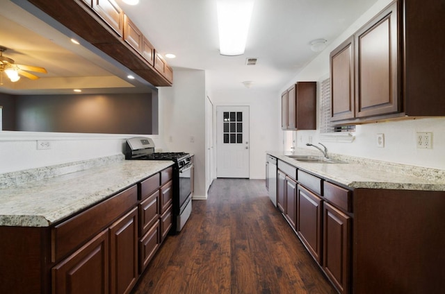 6650 Pine Mill Rd, Reno, TX 75462 - kitchen with appliances with stainless steel finishes, a sink, ceiling fan, light countertops, and recessed lighting