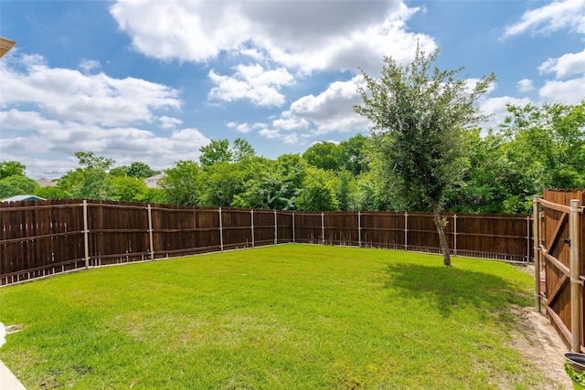 1518 E Oates Rd, Garland, TX 75043 - view of fenced backyard