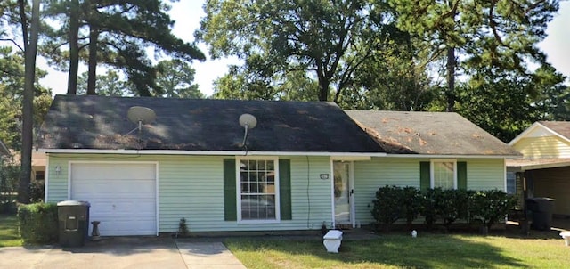 3413 Nathan Cir, Shreveport, LA 71108 - single story home featuring a garage and a front lawn