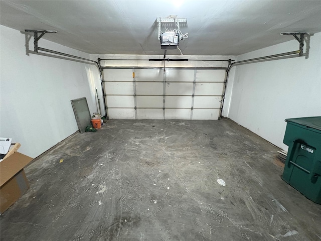 6805 Eagle Rock Dr, Fort Worth, TX 76133 - garage featuring a garage door opener