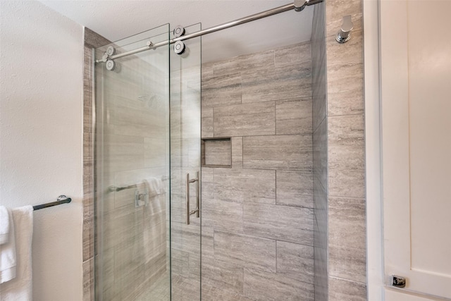 2617 Beechmont Dr, Dallas, TX 75228 - full bathroom featuring a stall shower