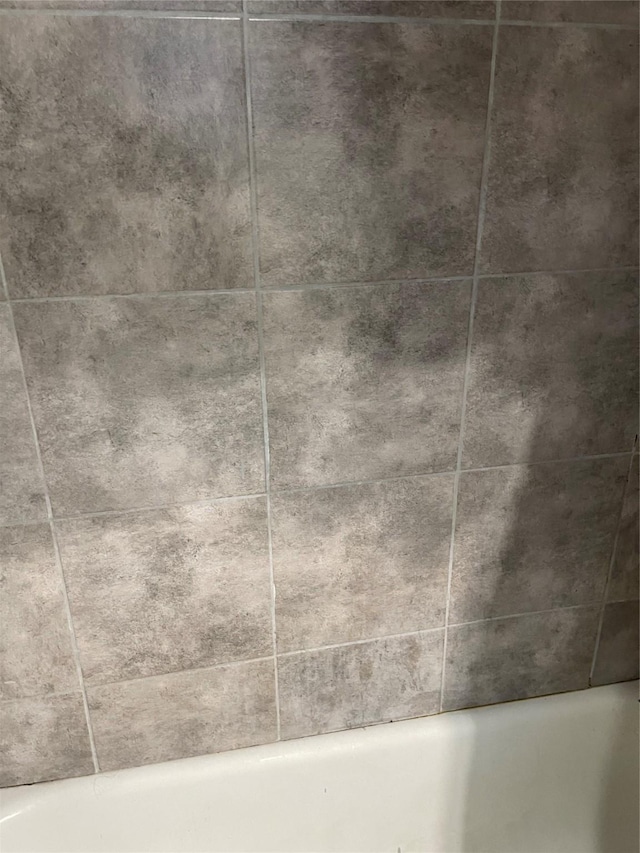 366 S St Augustine Dr, Dallas, TX 75217 - detailed view of a bath