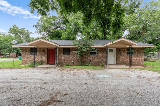650 Minnie St, Stephenville, TX 76401 - ranch-style house with brick siding