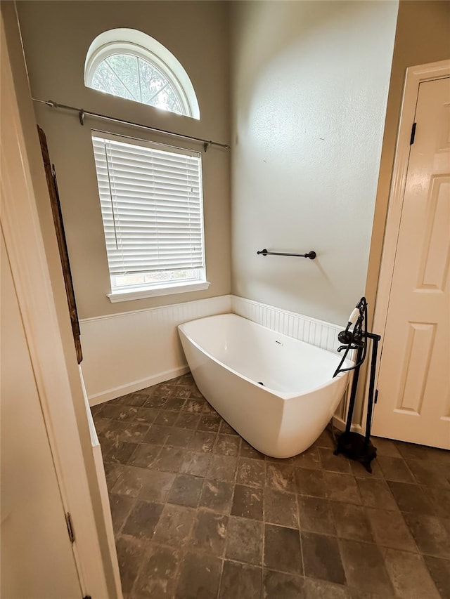 107 Summit Dr, Bossier City, LA 71111 - full bathroom featuring a freestanding tub