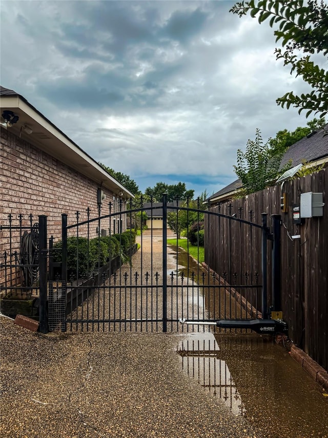 107 Summit Dr, Bossier City, LA 71111 - view of gate