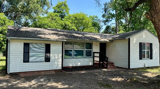 316 N Frost St, New Boston, TX 75570 - view of ranch-style home
