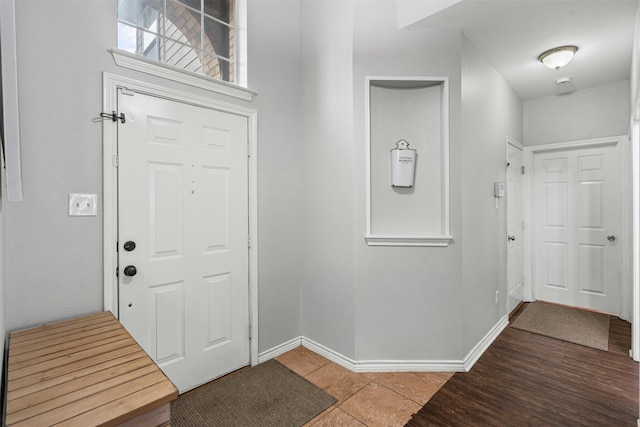 405 High Desert Dr, Fort Worth, TX 76131 - entryway with baseboards