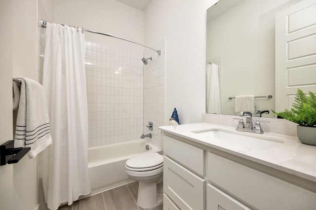 13445 Meadow Cross Dr, Fort Worth, TX 76008 - full bath featuring vanity, shower / bath combination with curtain, and wood finished floors