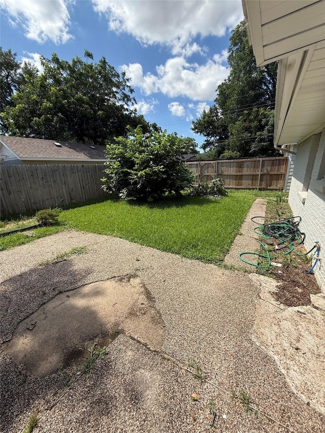 1833 Hood St, Carrollton, TX 75006 - view of yard with a patio