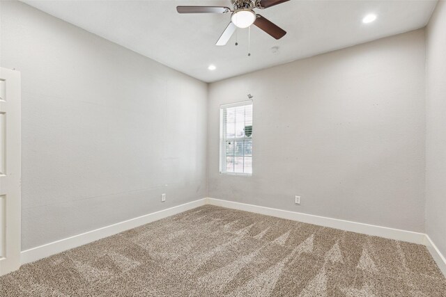 318 S Montreal Ave, Dallas, TX 75208 - empty room with carpet, baseboards, ceiling fan, and recessed lighting