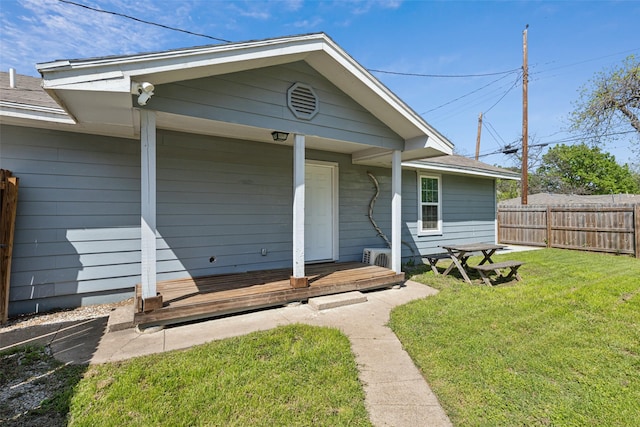 318 S Montreal Ave, Dallas, TX 75208 - view of doorway to property