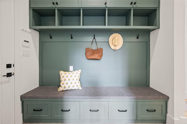 3313 Jackson Ct, Grapevine, TX 76092 - view of mudroom