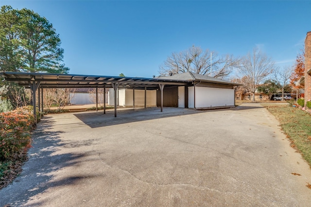 2028 Casa Loma Ct, Grapevine, TX 76051 - view of front of property with asphalt driveway