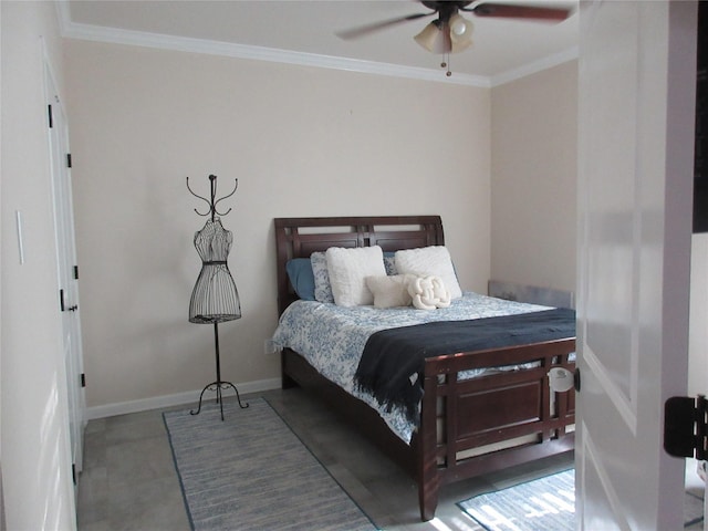 3307 Shawnee Trl, Lake Worth, TX 76135 - bedroom with crown molding, baseboards, and a ceiling fan
