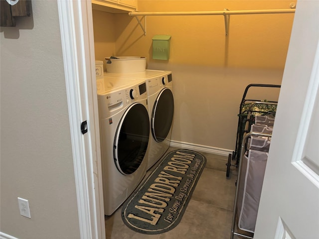 3307 Shawnee Trl, Lake Worth, TX 76135 - washroom with washing machine and dryer and baseboards