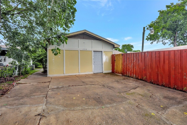 1510 Bowie St, Garland, TX 75042 - view of garage