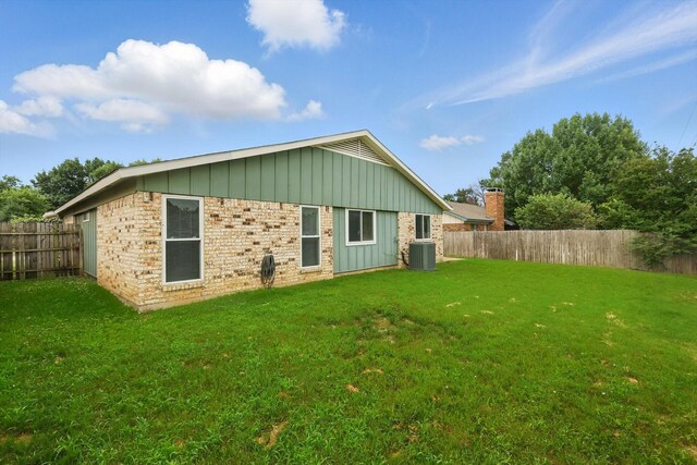 3217 Redwood St, Bedford, TX 76021 - view of yard featuring central AC