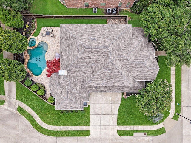 8008 Craftsbury Ln, Mckinney, TX 75071 - bird's eye view of a pool area