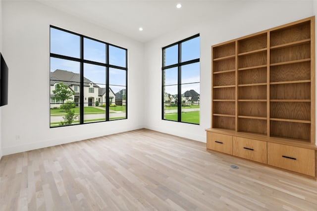 1106 Knoll Crest Dr, Mansfield, TX 76063 - unfurnished room featuring baseboards, light wood-style floors, and recessed lighting
