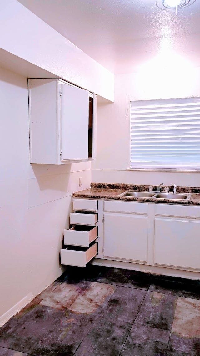 1214 Adelaide Dr, Dallas, TX 75216 - bathroom featuring vanity