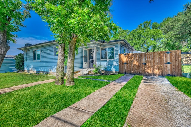 517 Pleasant Oaks Dr, Dallas, TX 75217 - view of front facade featuring a gate