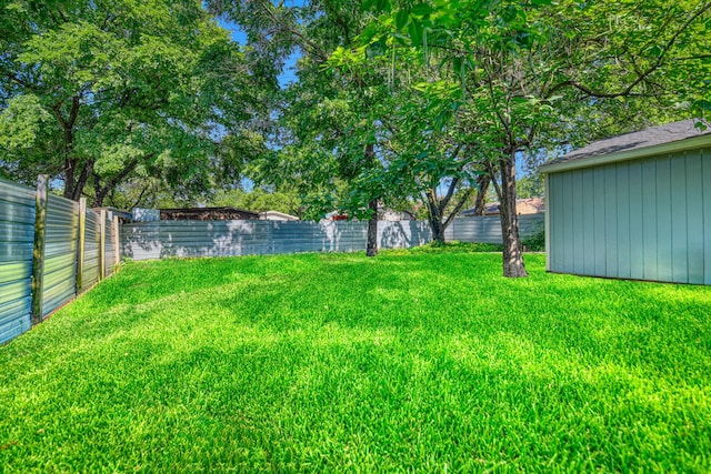517 Pleasant Oaks Dr, Dallas, TX 75217 - view of yard