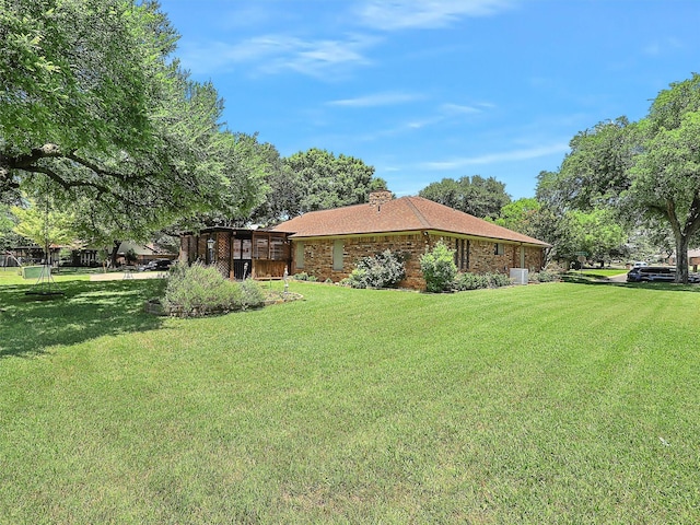 9101 Westwood Shores Dr, Fort Worth, TX 76179 - view of green lawn