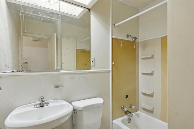 1308 Glasgow Rd, Fort Worth, TX 76134 - bathroom featuring a sink and  shower combination
