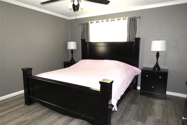 306 Country Club Dr, Joshua, TX 76058 - bedroom featuring dark wood-style floors, crown molding, and a ceiling fan
