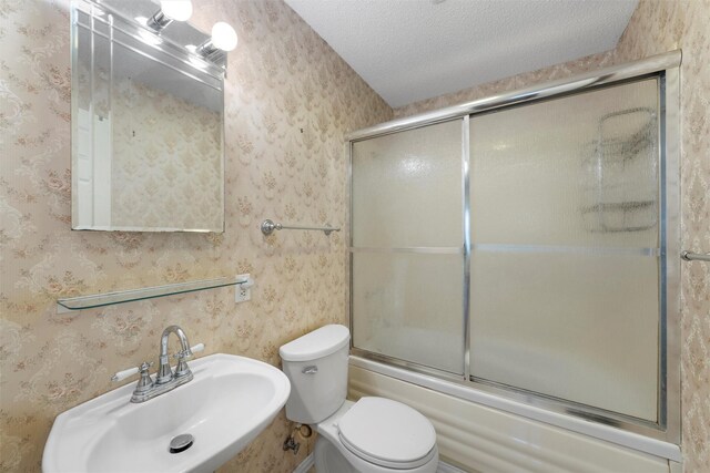 3808 Leland Ave, Waco, TX 76708 - unfurnished room featuring wood finished floors, ceiling fan, and a textured ceiling