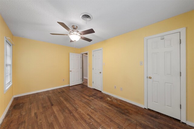 3808 Leland Ave, Waco, TX 76708 - empty room featuring carpet flooring, healthy amount of natural light, ceiling fan, and a textured ceiling