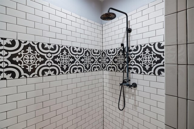 714 W Ball St, Weatherford, TX 76086 - full bathroom featuring tiled shower