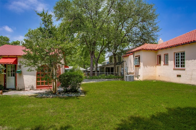 6812 Clayton Ave, Dallas, TX 75214 - view of grassy yard