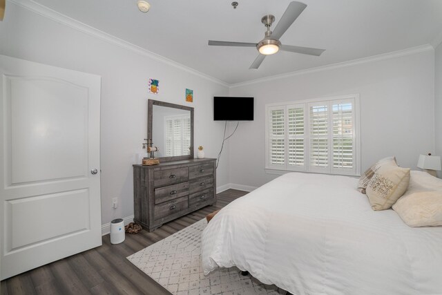 3400 Welborn St Unit 224, Dallas, TX 75219 - bedroom with crown molding, dark wood-type flooring, and ceiling fan