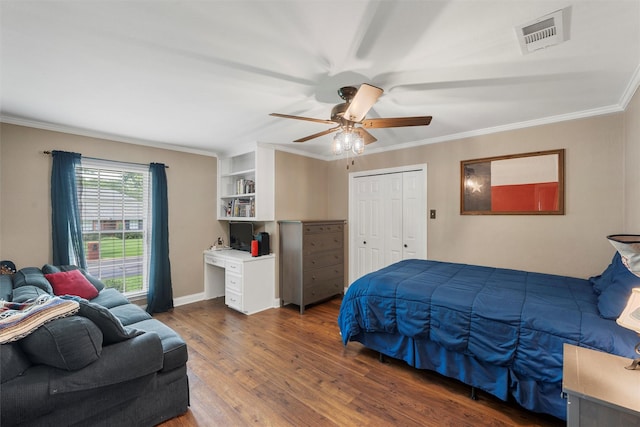 9600 Old Farm Rd, Woodway, TX 76712 - bedroom with wood finished floors, ornamental molding, a closet, and ceiling fan