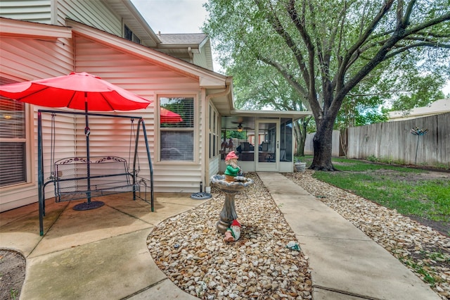 1405 Mapleton Ct, Arlington, TX 76018 - property entrance featuring a patio