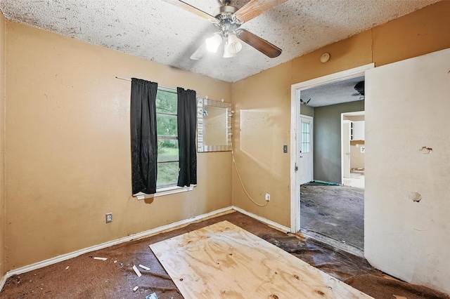3824 Stuart Dr, Fort Worth, TX 76110 - unfurnished room featuring ceiling fan and a smoke detector