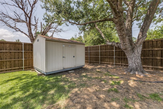 2521 Ridgecrest Dr, Garland, TX 75041 - fenced backyard with a shed