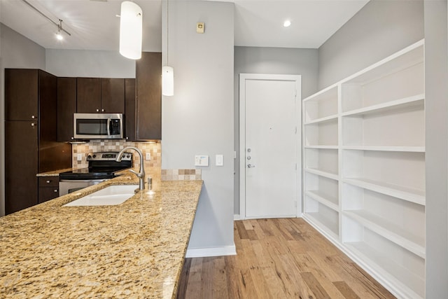 2950 Mckinney Ave Unit 419, Dallas, TX 75204 - unfurnished bedroom featuring light colored carpet, ensuite bathroom, and ceiling fan