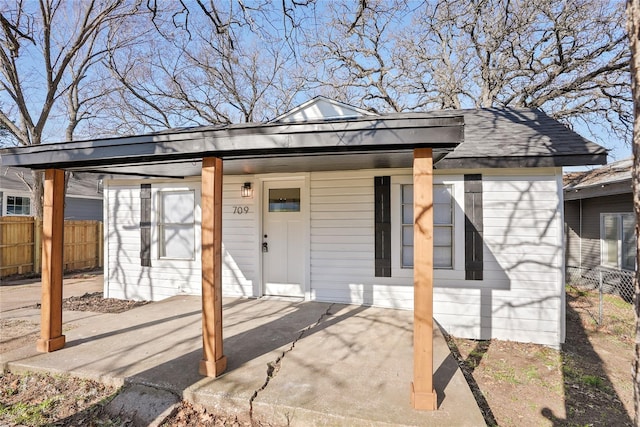 709 E Gandy St, Denison, TX 75021 - view of front of home
