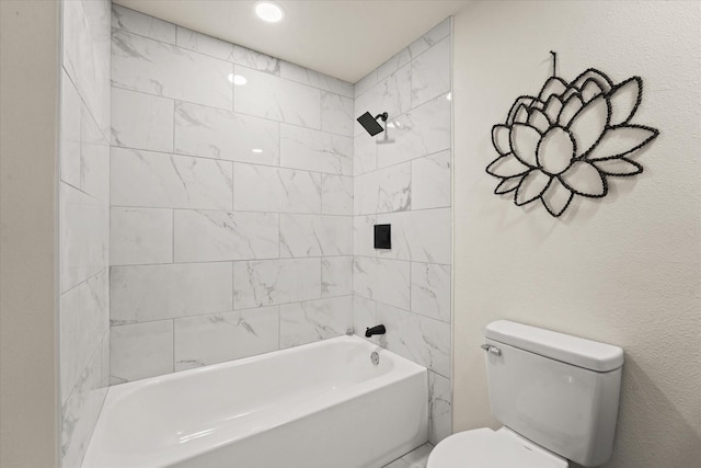 709 E Gandy St, Denison, TX 75021 - full bath with toilet and washtub / shower combination