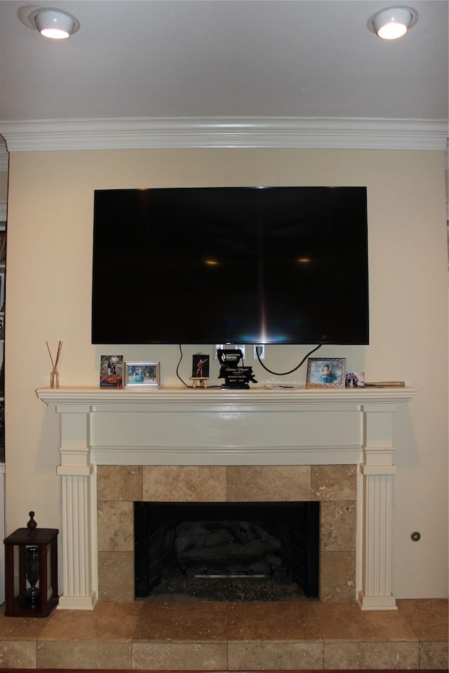 4739 Fairfield Ave Unit 4, Shreveport, LA 71106 - detailed view of a tiled fireplace and ornamental molding