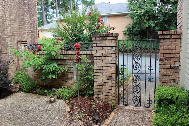 4739 Fairfield Ave Unit 4, Shreveport, LA 71106 - view of gate