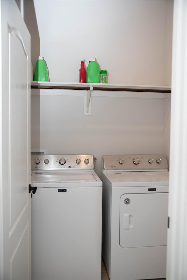 4333 Old Timber Ln, Fort Worth, TX 76036 - washroom featuring washing machine and dryer