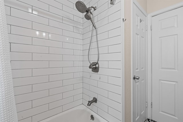 4204 Geddes Ave, Fort Worth, TX 76107 - full bath with shower / tub combo with curtain