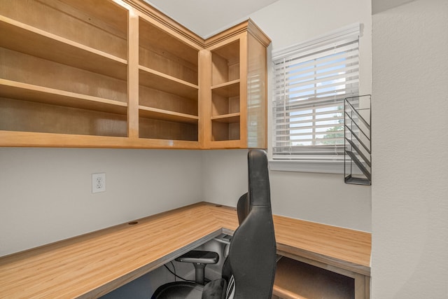 2305 Delmar Dr, Plano, TX 75075 - home office featuring built in desk